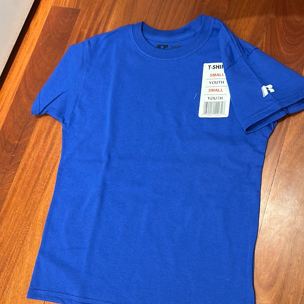 NWT Russell Athletic youth T-shirt - blue size S (6-7)